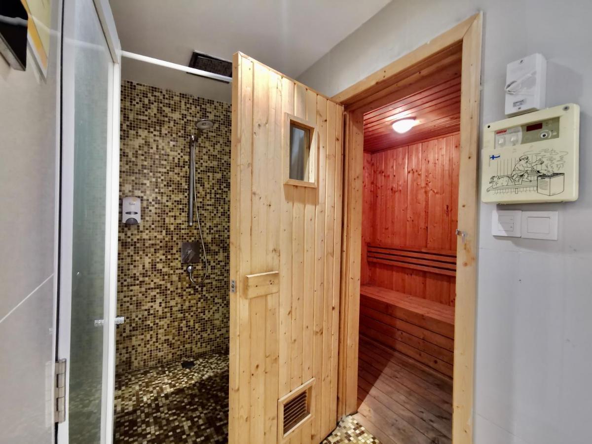 Cozy Apt 5 Mins Walk To Klcc Free Wifi Tvbox クアラルンプール エクステリア 写真